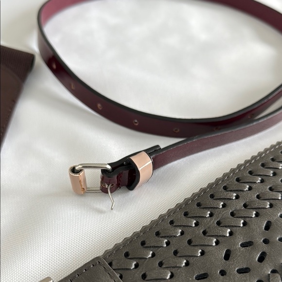 Assorted Women's Belt Set - Brown, Gray, Black, Blue Sz S/M - Picture 6 of 10